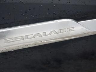 imgi_16_698129d0af8ad87aa6f4687f 2017 Cadillac Escalade