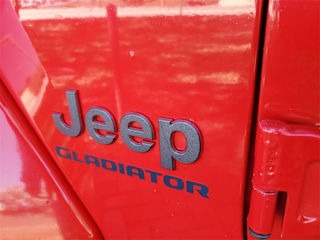 imgi_16_69867d87a045662443f4e847 2020 Jeep Gladiator