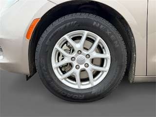 imgi_18_698c88a4a045662443e3ce89 2017 Chrysler Pacifica