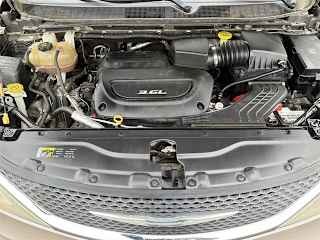imgi_19_698c7458a045662443b29d5b 2017 Chrysler Pacifica