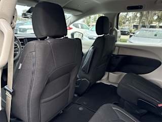 imgi_21_695c5d5ba7e099ab6ac76450 2022 Chrysler Voyager