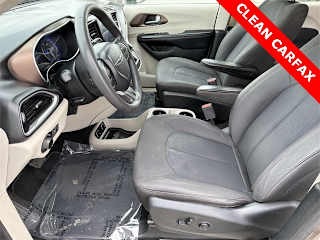 imgi_21_698cdff3a045662443e06175 2017 Chrysler Pacifica