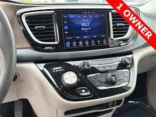 imgi_24_698cdff8a045662443e08553 2017 Chrysler Pacifica