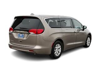 imgi_29_698c88a6a045662443e3f61b-ISOLATED 2017 Chrysler Pacifica