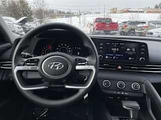 2023 Hyundai Elantra - Image 2