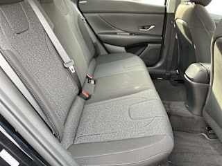 2023 Hyundai Elantra - Image 11