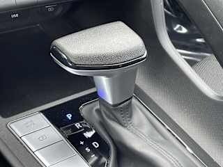 2023 Hyundai Elantra - Image 13
