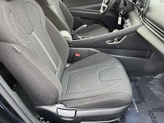 2023 Hyundai Elantra - Image 18